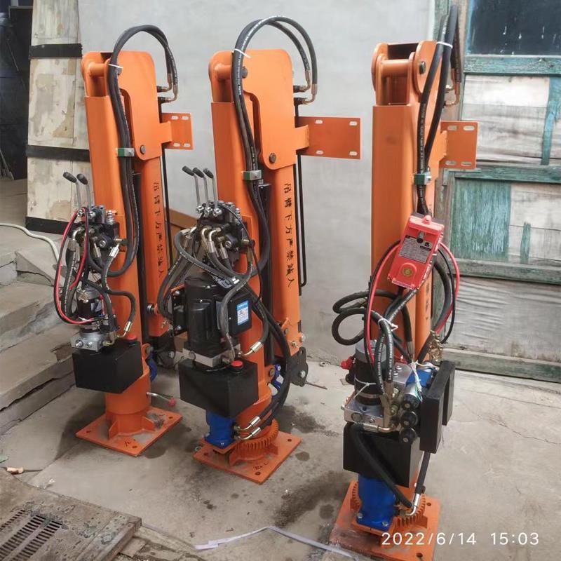 阿拉善左旗重汽蓝牌随车吊 3.2吨 国六动力强 液压驱动 农用自卸起重机